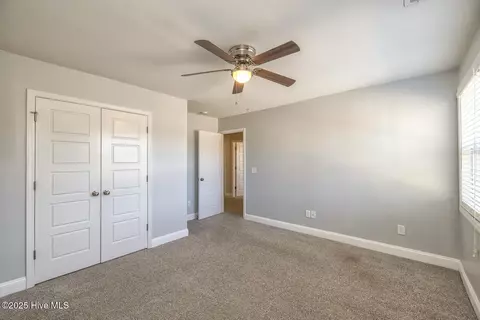 Bedroom - 116 Bunchberry Ct, Hampstead, NC 28443 photo 4 of 6