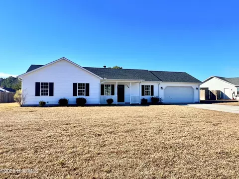 229 Loren Rd, Hubert, NC 28539
