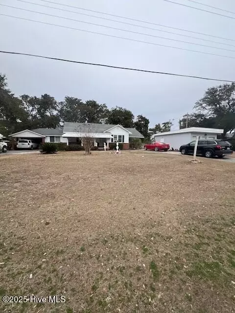329 Cape Lookout Drive Dr, Harkers Island, NC 28531