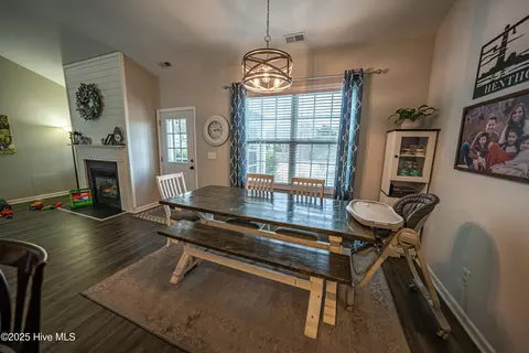 Dining - 105 E Stockton Pl, Hampstead, NC 28443 photo 2 of 2