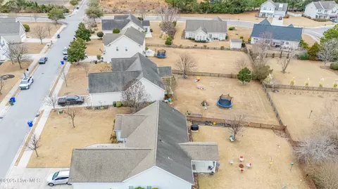 View/Area - 105 E Stockton Pl, Hampstead, NC 28443 photo 7 of 11