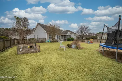 Exterior - 105 E Stockton Pl, Hampstead, NC 28443 photo 8 of 10