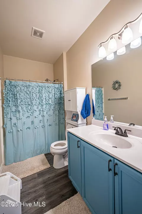 Bath - 105 E Stockton Pl, Hampstead, NC 28443 photo 3 of 3