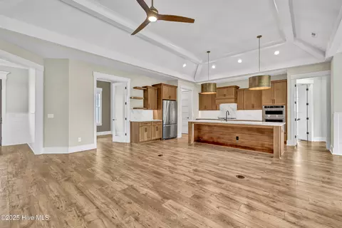 362 Planters Walk, Hampstead, NC 28443 photo 13