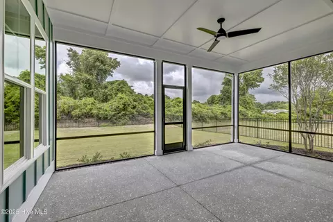 362 Planters Walk, Hampstead, NC 28443 photo 6