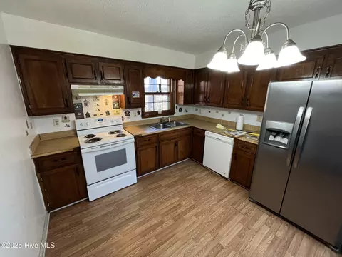 833 Ward St, Smithfield, NC 27577 photo 5