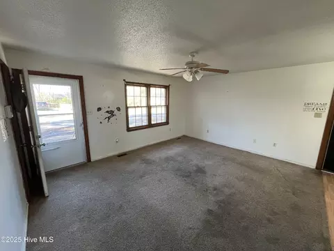 833 Ward St, Smithfield, NC 27577 photo 4