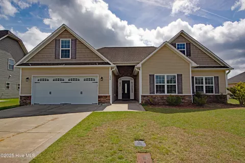 624 Arabella Dr, Jacksonville, NC 28546