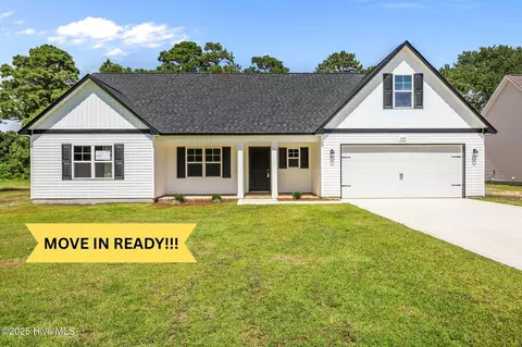 165 Vista Cay Dr, Hubert, NC 28539