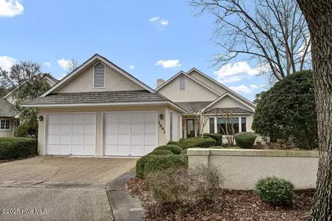 1821 Glen Eagles Ln, Wilmington, NC 28405