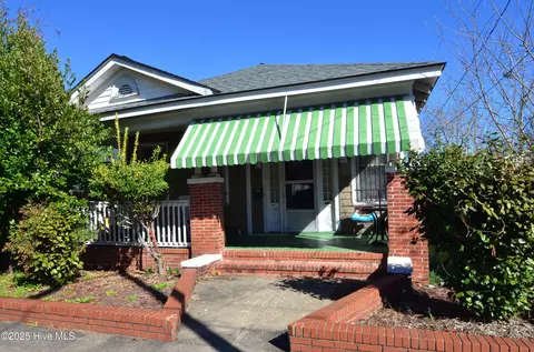 215 S 11th St, Wilmington, NC 28401