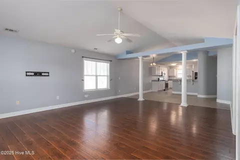 306 Elsmore Dr, New Bern, NC 28562