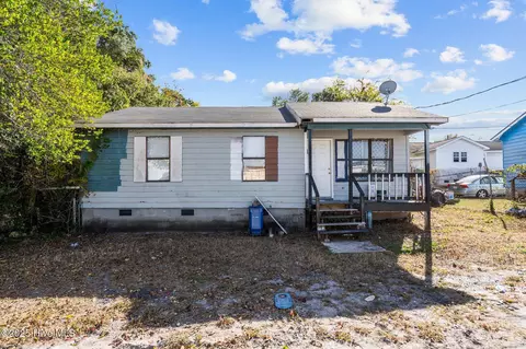 906 Starkeys Aly, Wilmington, NC 28401