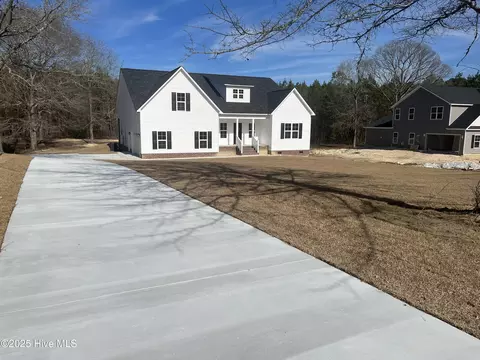 101 Persimmon Dr, New Bern, NC 28562 photo 1