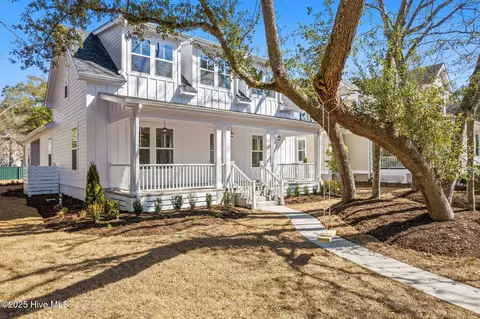 9132 E Lake Rd, Calabash, NC 28467
