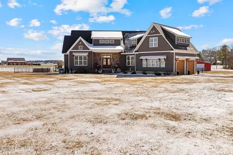 5344 Wayne Memorial Dr, Pikeville, NC 27863