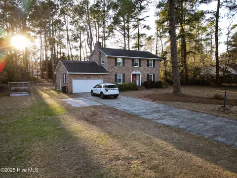 8061 Scotch Meadows Dr, Laurinburg, NC 28352