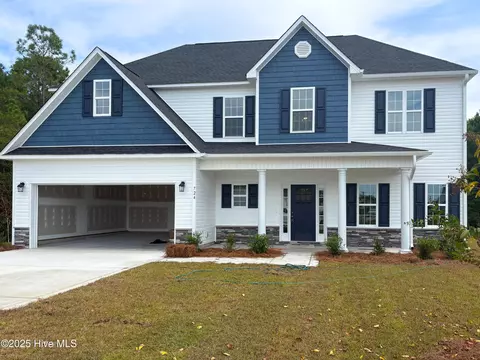 724 Ellabond St, Sneads Ferry, NC 28460