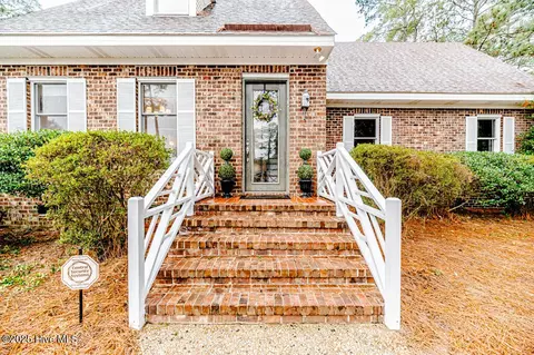 Exterior - 445 SE Lake Forest Dr, Pinehurst, NC 28374 photo 1 of 5