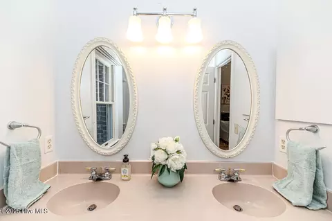 Bath - 445 SE Lake Forest Dr, Pinehurst, NC 28374 photo 6 of 8