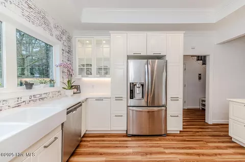 Kitchen - 445 SE Lake Forest Dr, Pinehurst, NC 28374 photo 5 of 6