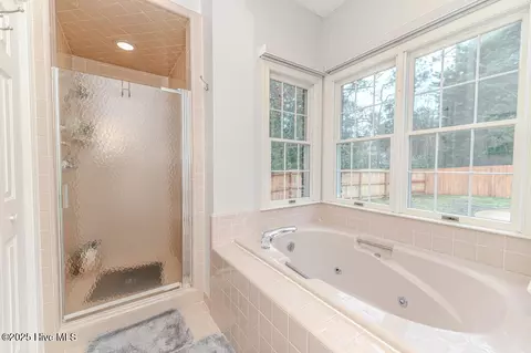 Bath - 445 SE Lake Forest Dr, Pinehurst, NC 28374 photo 4 of 8