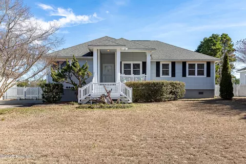 1126 Sea Gate Dr, Newport, NC 28570