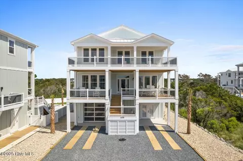 409 E Fourth St, Ocean Isle Beach, NC 28469