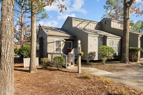 7402 Windward Dr, New Bern, NC 28560