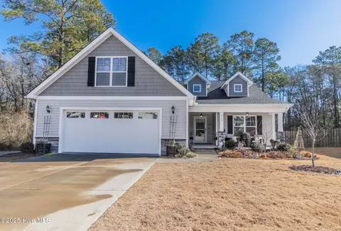 214 Pastoral Ct, Sneads Ferry, NC 28460
