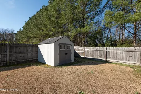481 Patsy Dr, Greenville, NC 27858 photo 8
