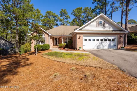 1055 Longleaf Dr NW, Pinehurst, NC 28374