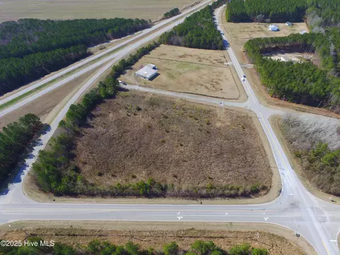 000 Scuppernog Rd, Creswell, NC 27928