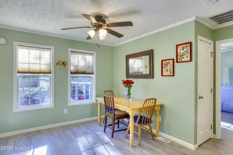 104 Sunset Ct, Hampstead, NC 28443 photo 9