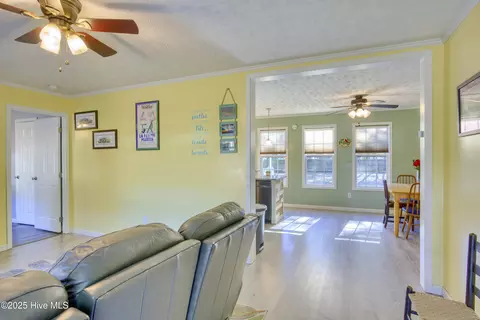 104 Sunset Ct, Hampstead, NC 28443 photo 8