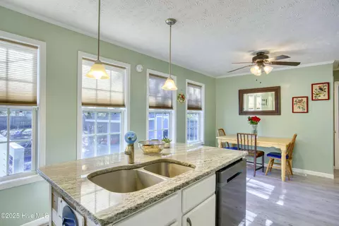 104 Sunset Ct, Hampstead, NC 28443 photo 14