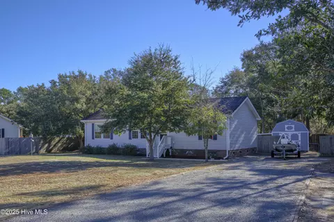 104 Sunset Ct, Hampstead, NC 28443 photo 3