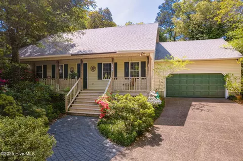 129 Mimosa Blvd, Pine Knoll Shores, NC 28512