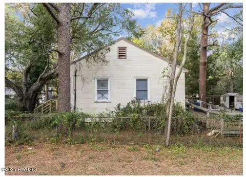 219 Calhoun Dr, Wilmington, NC 28412