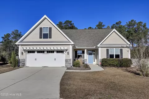 42 Pin Oak Ct, Hampstead, NC 28443