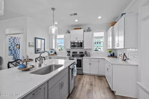 Kitchen - 432 Skimmer Cv, Beaufort, NC 28516 photo 3 of 3
