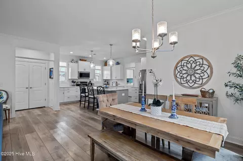 Dining - 432 Skimmer Cv, Beaufort, NC 28516 photo 2 of 3
