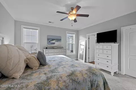 Bedroom - 432 Skimmer Cv, Beaufort, NC 28516 photo 2 of 7