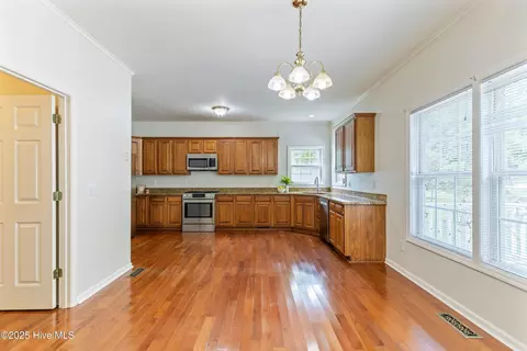 110 E Pointe Rd, Rocky Point, NC 28457 photo 14