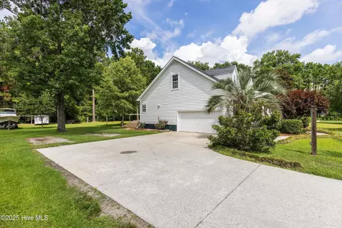 110 E Pointe Rd, Rocky Point, NC 28457 photo 6