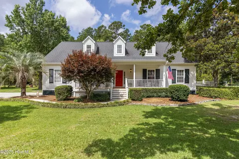 110 E Pointe Rd, Rocky Point, NC 28457