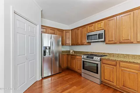 110 E Pointe Rd, Rocky Point, NC 28457 photo 18
