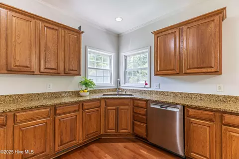 110 E Pointe Rd, Rocky Point, NC 28457 photo 17