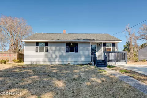 443 Nelson Dr, Jacksonville, NC 28540