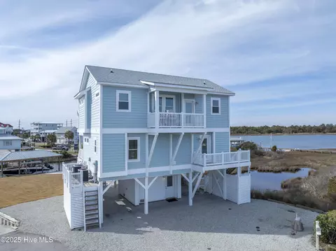 109 Barton Bay Ct, North Topsail Beach, NC 28460